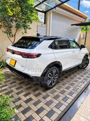 Honda Vezel Z Play 2025 SUV (Used)
