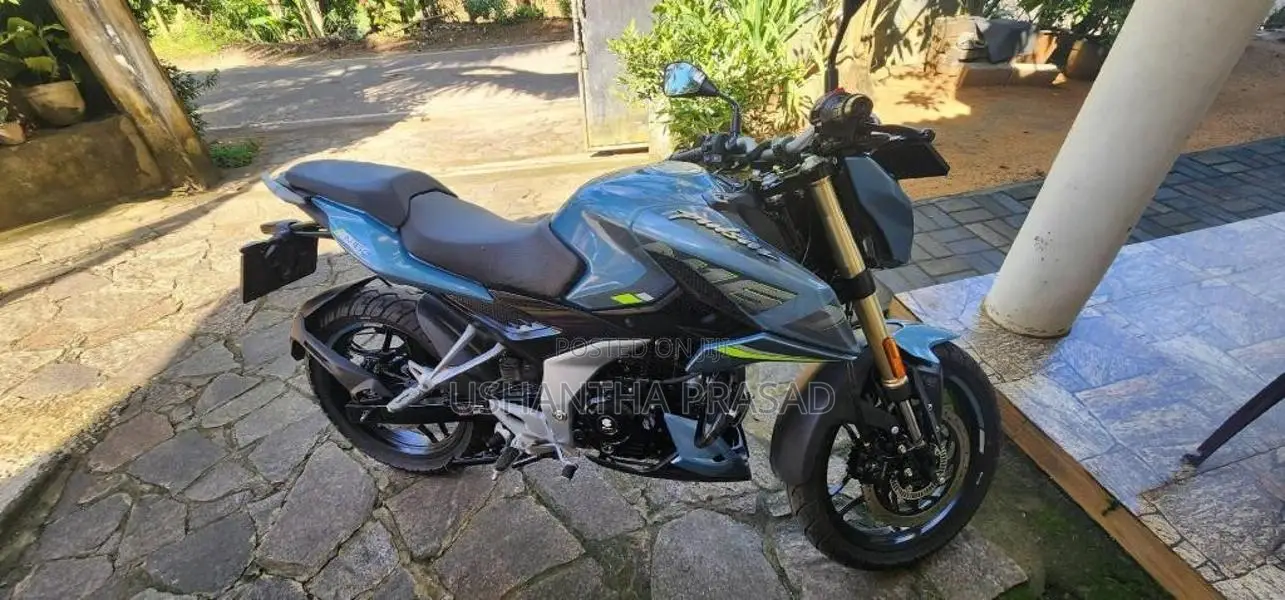 Bajaj N160 2025 Motorbike (Used)