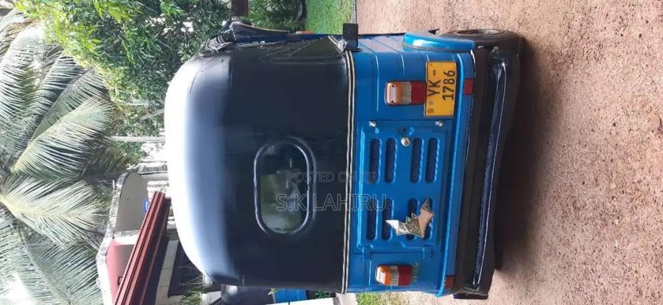 Bajaj 4 Stroke 2011 Three Wheel (Used)