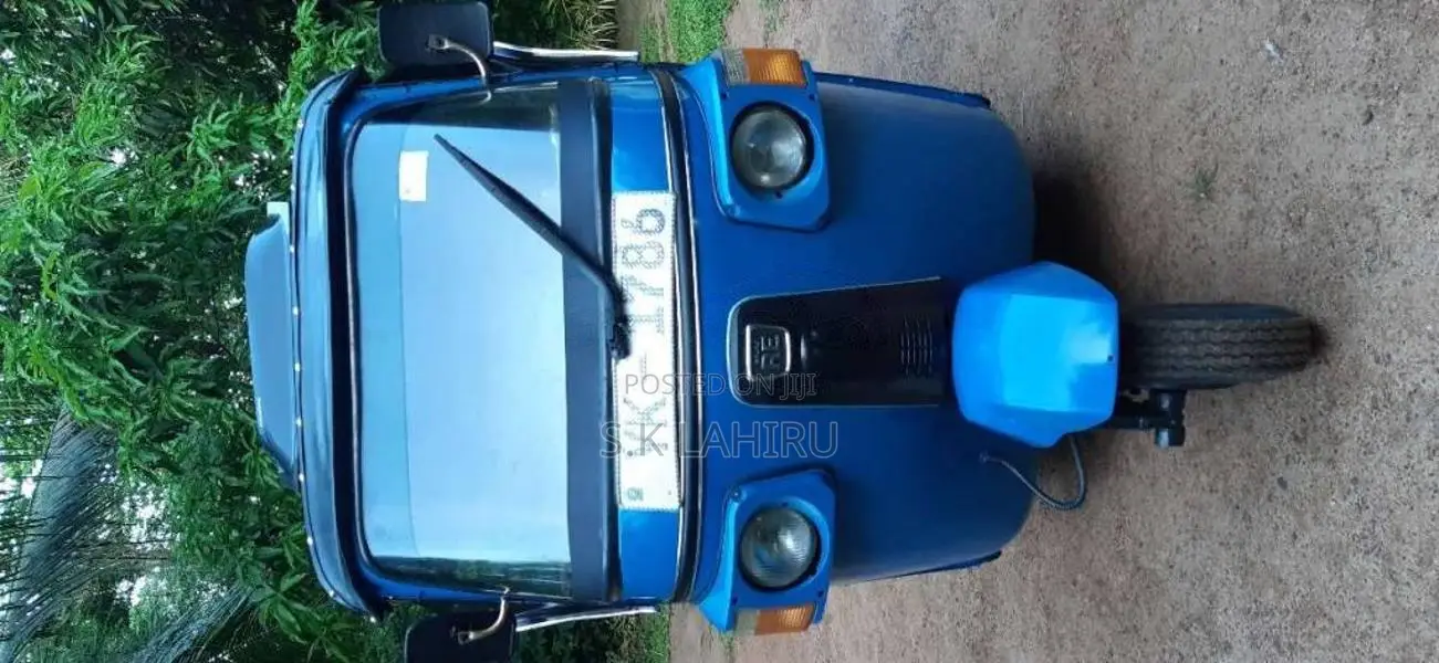 Bajaj 4 Stroke 2011 Three Wheel (Used)