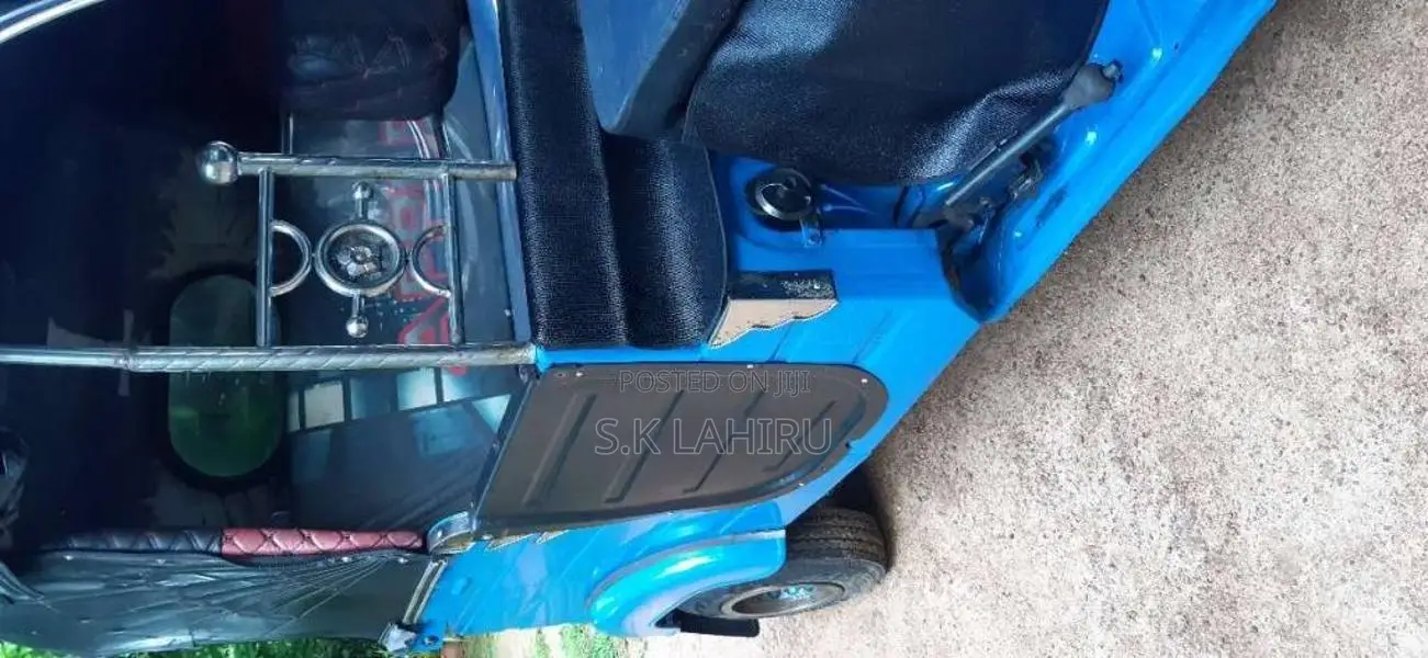 Bajaj 4 Stroke 2011 Three Wheel (Used)