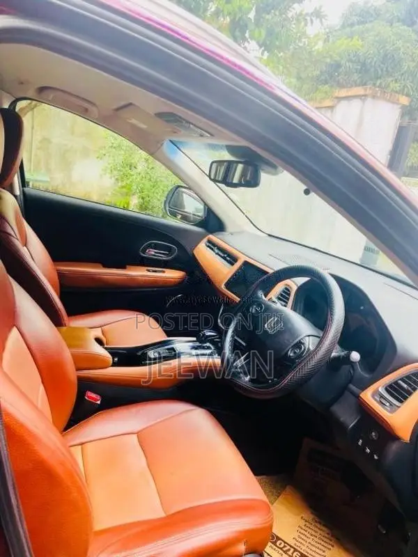 Honda Vezel 2014 SUV (Used)