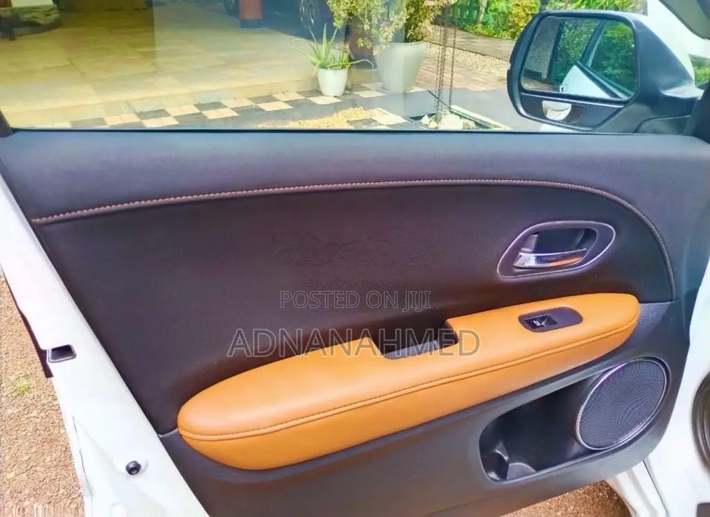 Honda Vezel Orange 2015 SUV (Used)