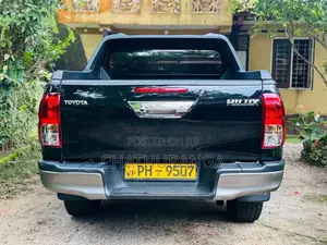 Toyota Hilux 2016 Pickup (Used)