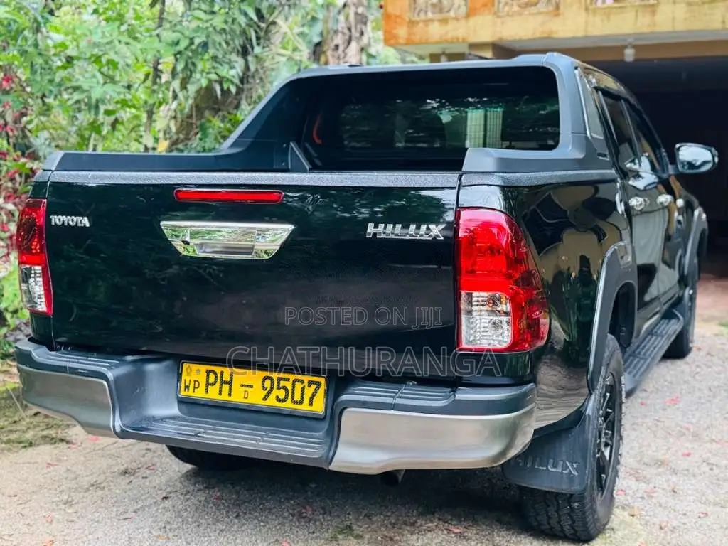 Toyota Hilux 2016 Pickup (Used)