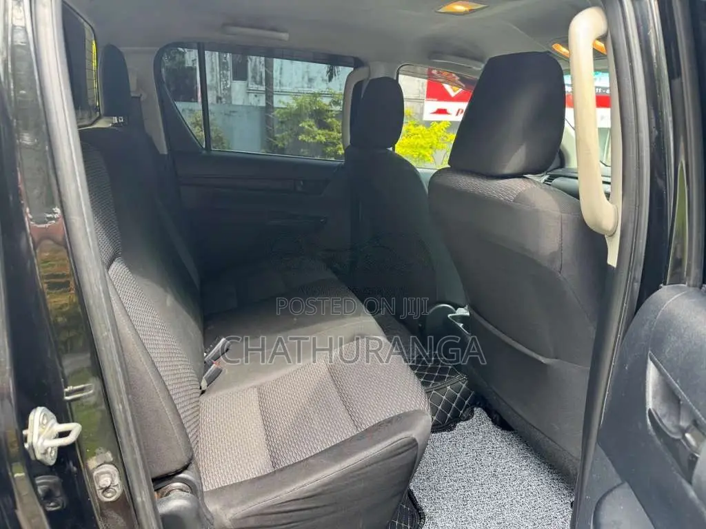 Toyota Hilux 2016 Pickup (Used)