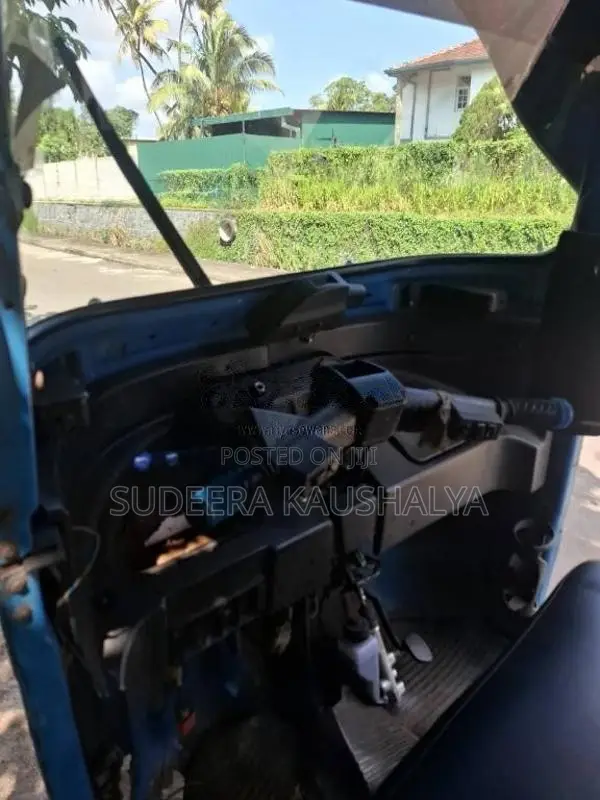 Bajaj 4 Stroke 2015 Three Wheel (Used)