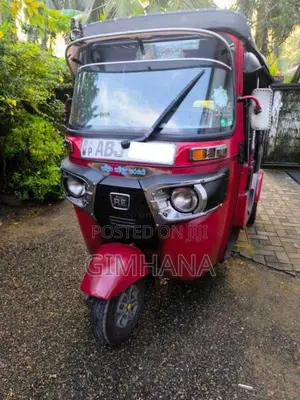 Bajaj 4 Stroke 2016 Three Wheel (Used)