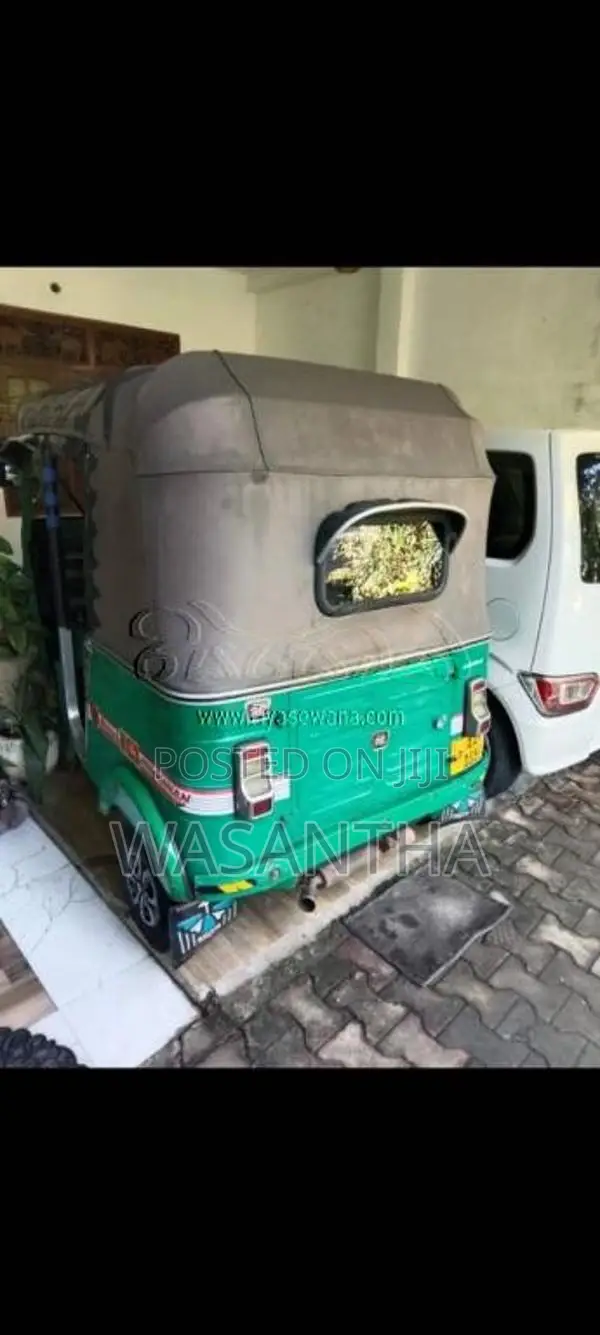 Bajaj Re 2015 Three Wheel (Used)