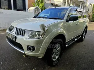 Mitsubishi Montero Spots 2011 SUV (Used)