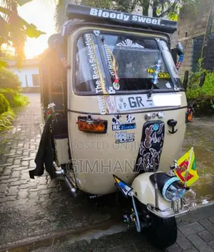 Bajaj RE 2 Stroke 2004 Three Wheel (Used)