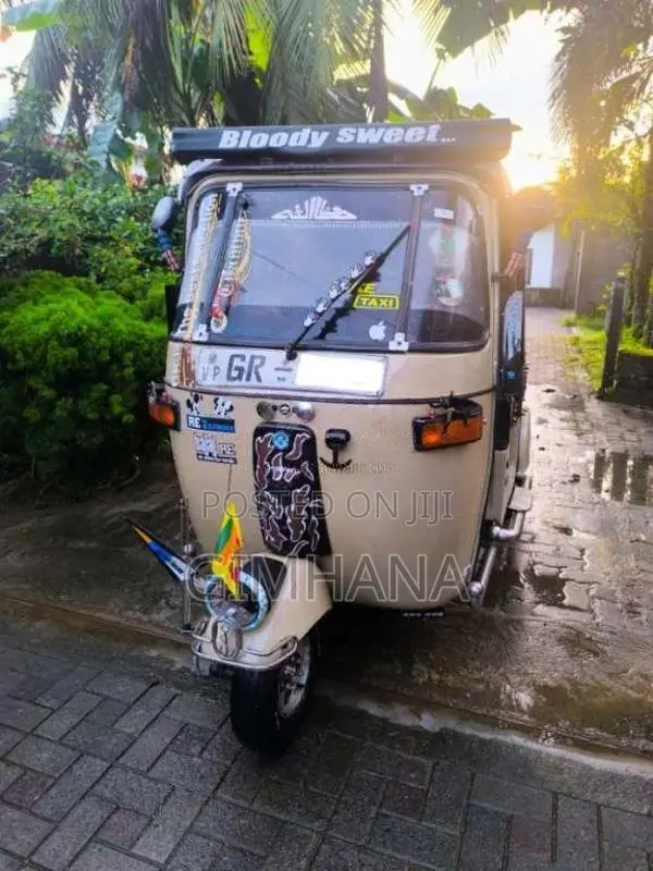 Bajaj RE 2 Stroke 2004 Three Wheel (Used)