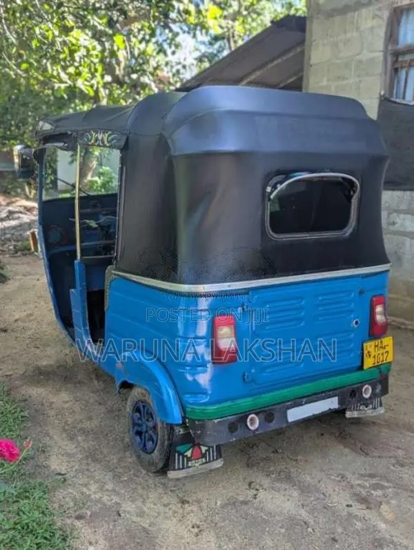 Bajaj 2 Stroke 2002 Three Wheel (Used)