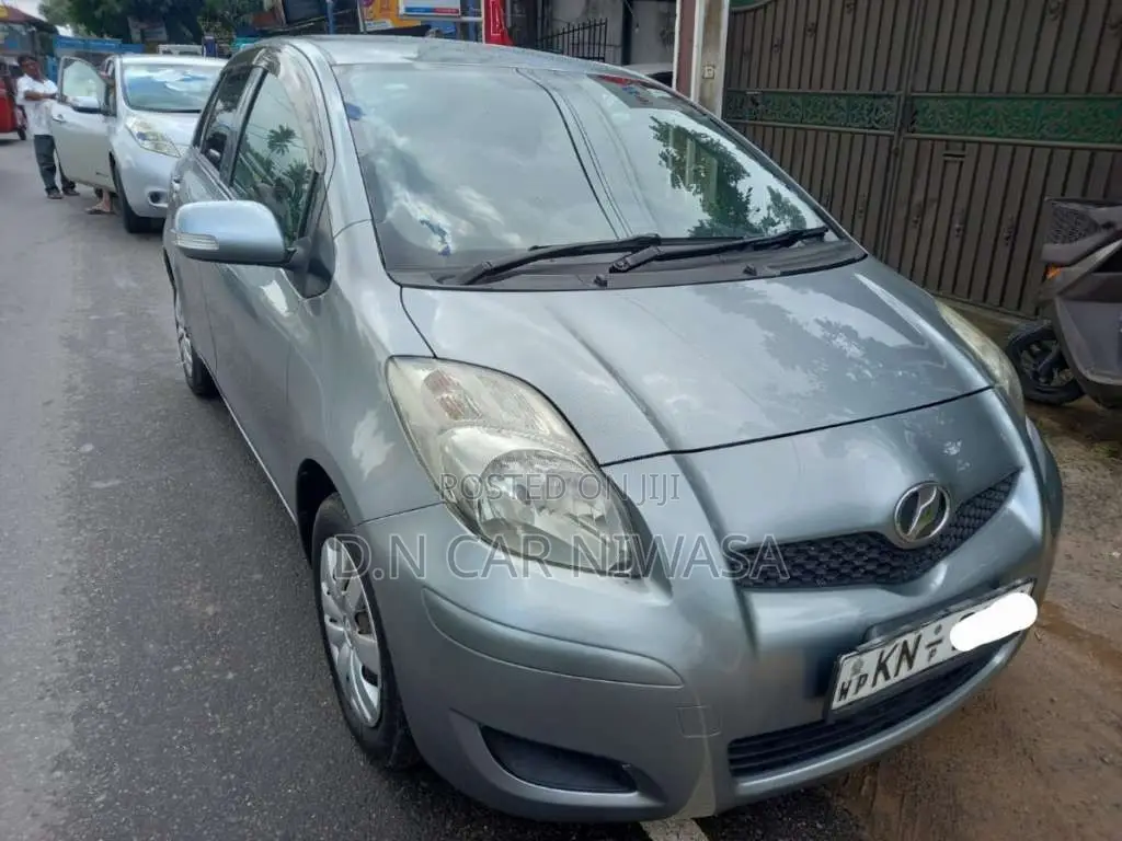 Toyota Vitz 2009 Car (Used)