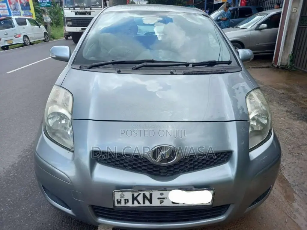Toyota Vitz 2009 Car (Used)