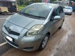 Toyota Vitz 2009 Car (Used)