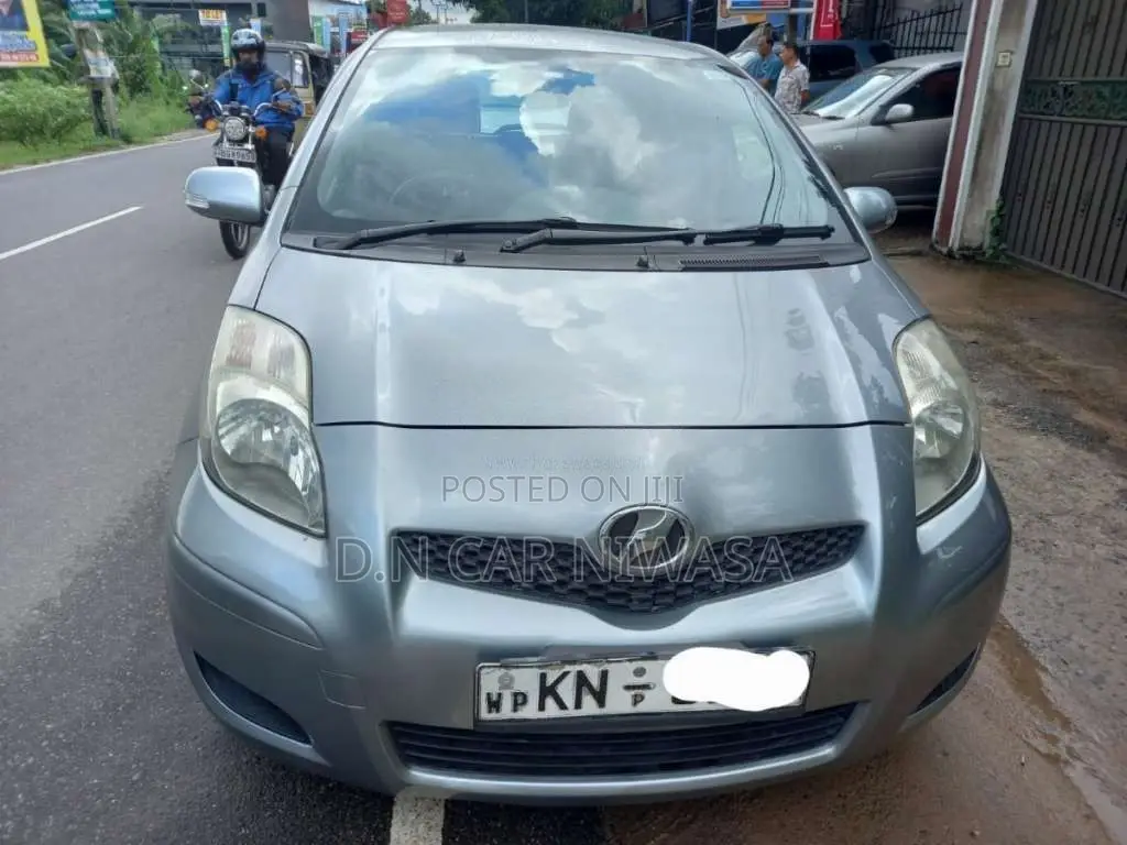Toyota Vitz 2009 Car (Used)