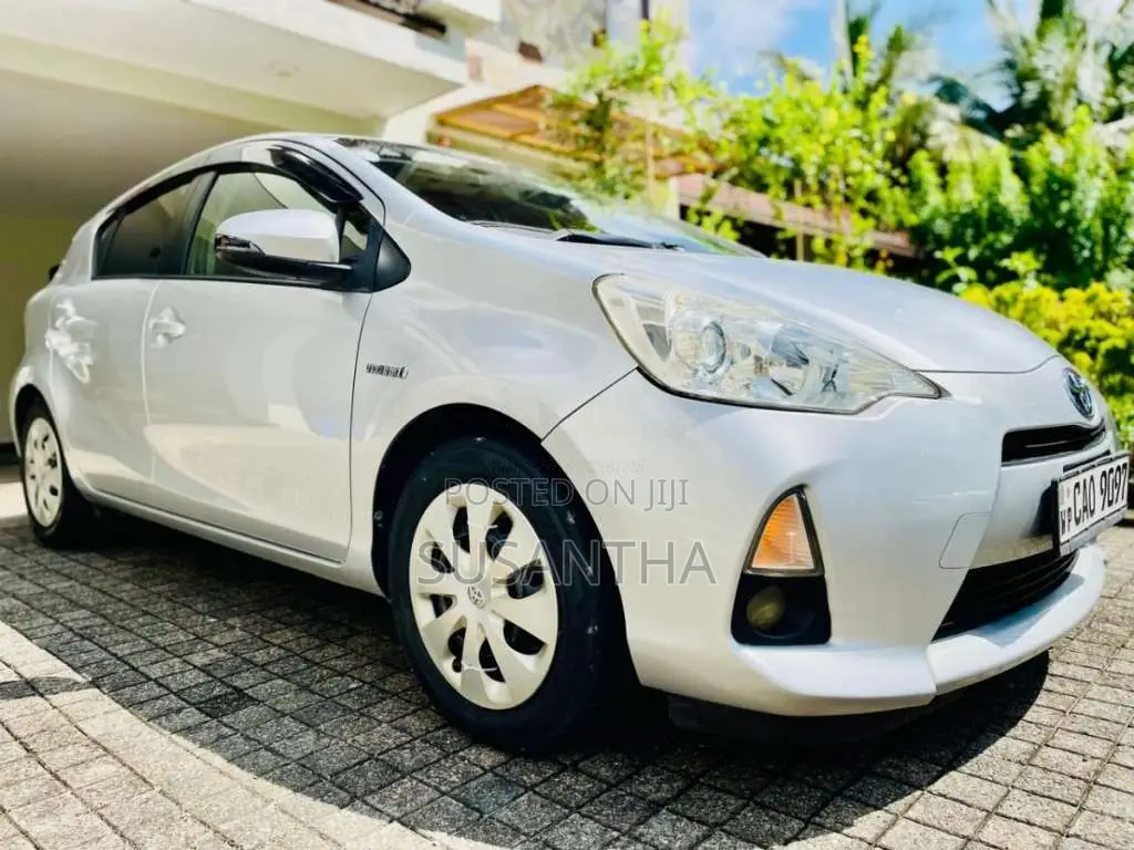 Toyota Aqwa G Grade 2012 Car (Used)