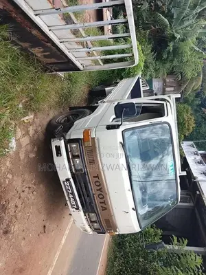 Toyota Dyna 1994 Lorry (Used)