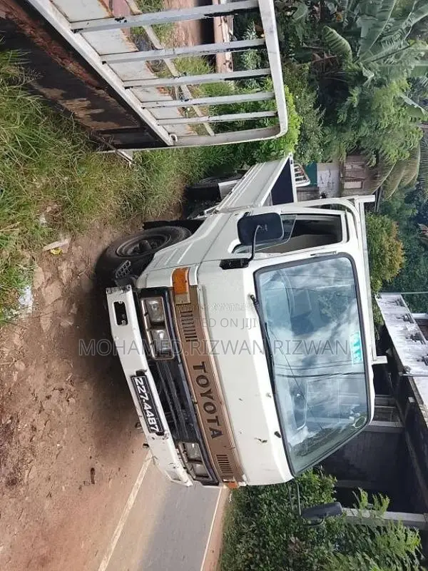 Toyota Dyna 1994 Lorry (Used)