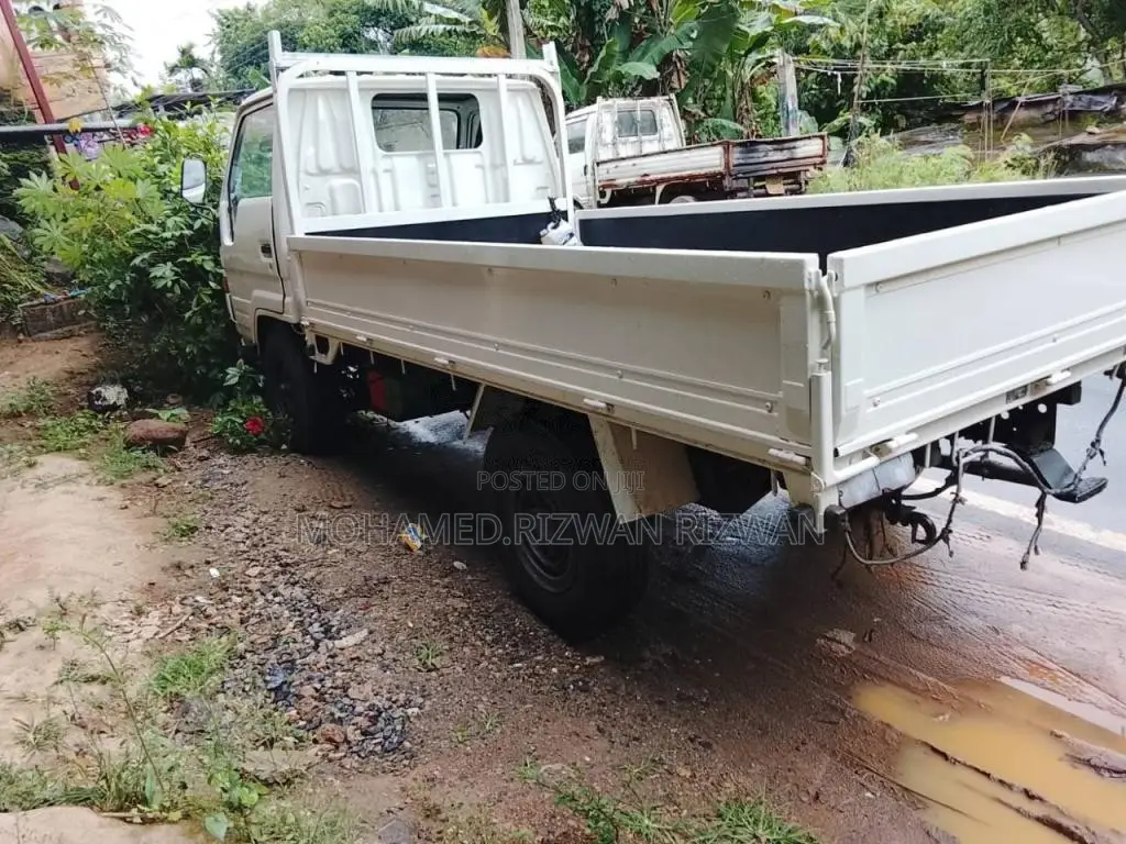 Toyota Dyna 1994 Lorry (Used)