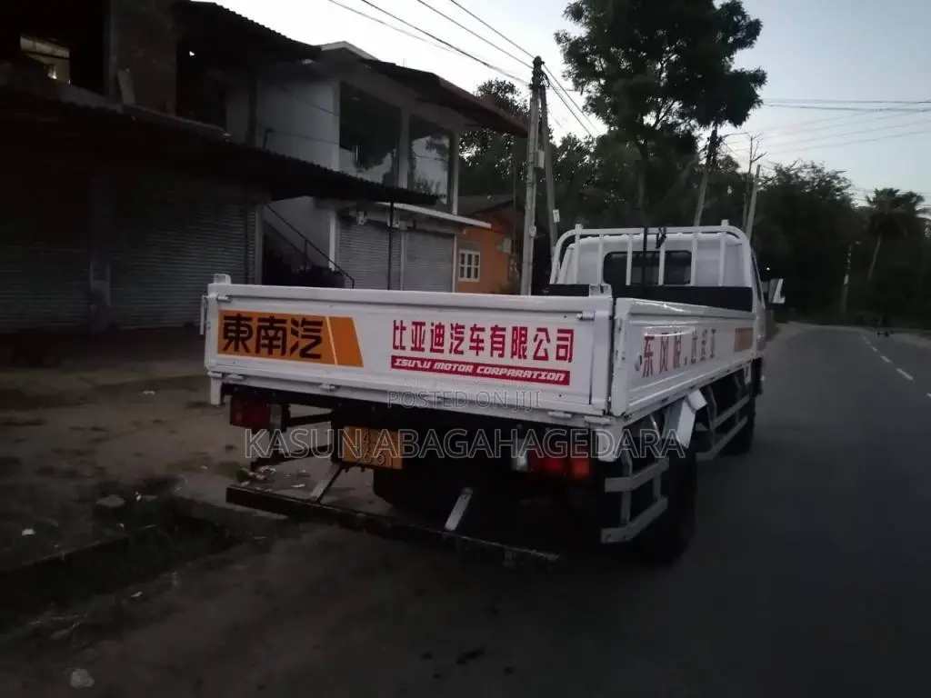 Isuzu ELF 1988 Lorry (Used)