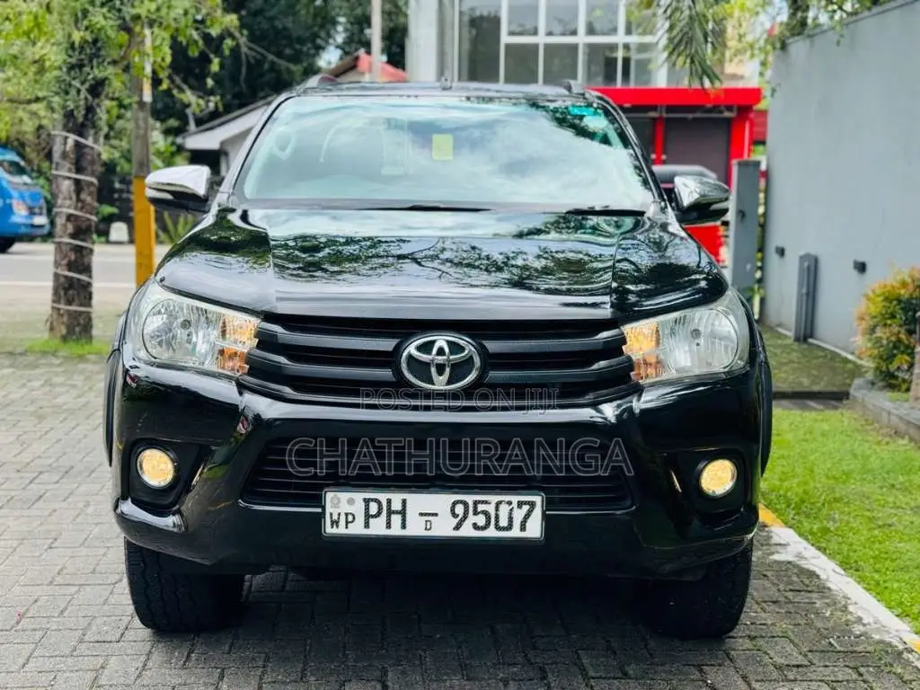 Toyota Hilux 2017 Pickup (Used)