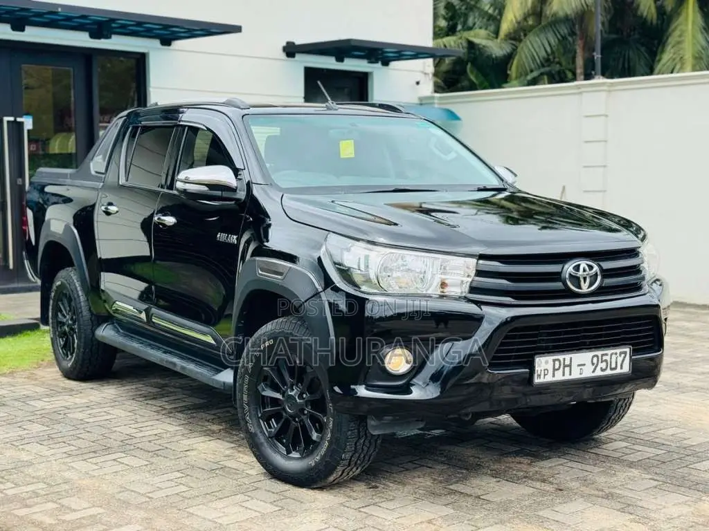 Toyota Hilux 2017 Pickup (Used)