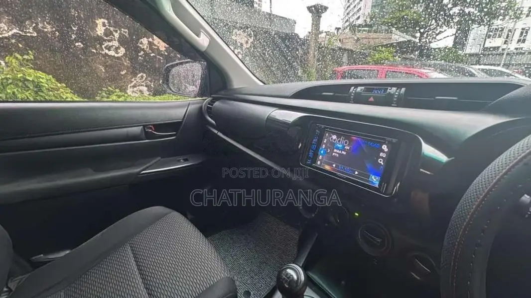 Toyota Hilux 2017 Pickup (Used)