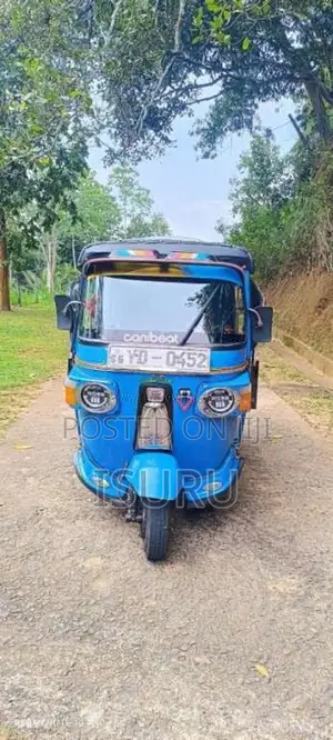 Bajaj 4 Stroke 2010 Three Wheel (Used)