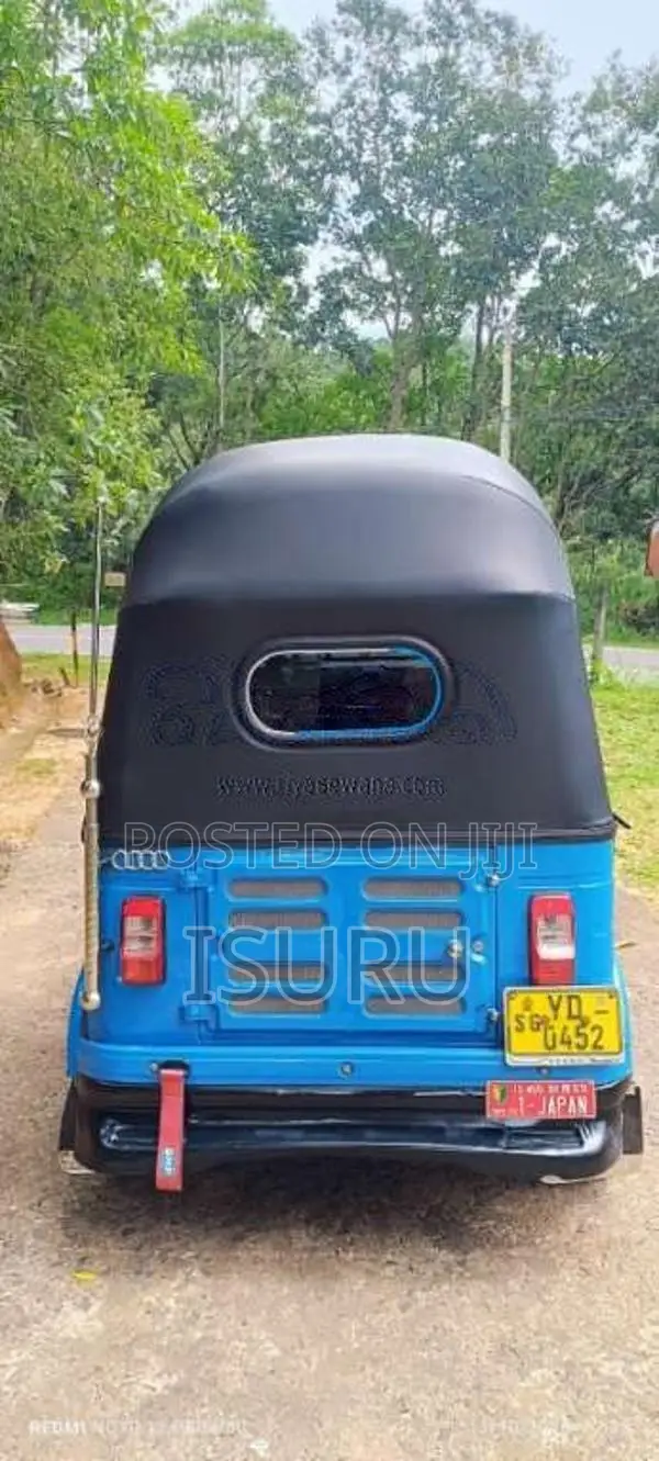 Bajaj 4 Stroke 2010 Three Wheel (Used)