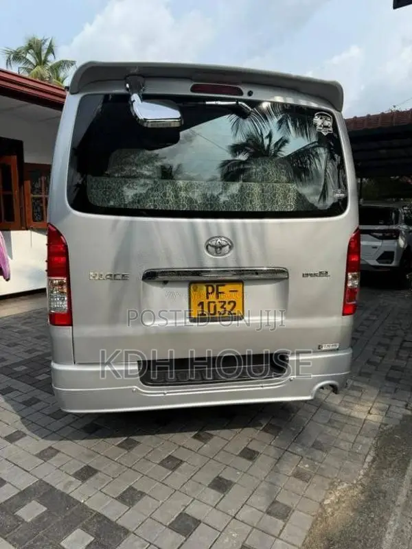 Toyota SUPER GL UPDATE 2007 Van (Used)