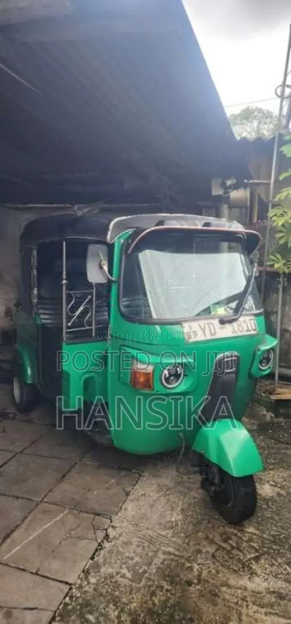 Bajaj RE 205 2011 Three Wheel (Used)