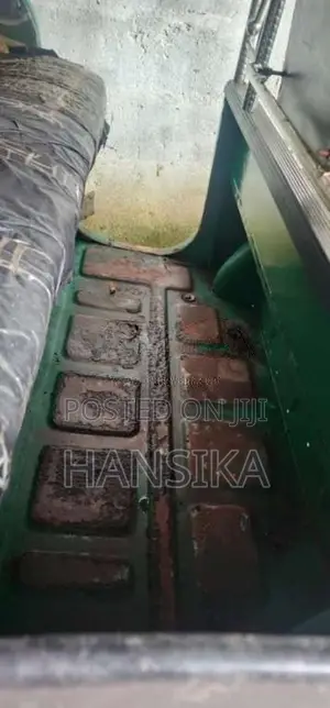 Bajaj RE 205 2011 Three Wheel (Used)