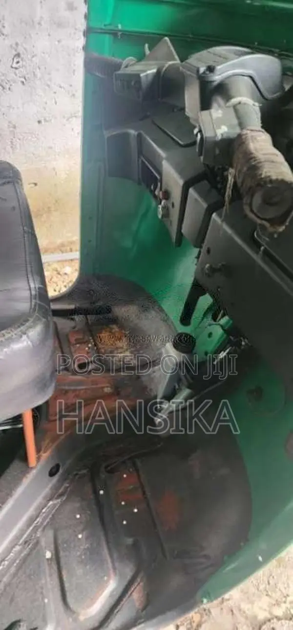 Bajaj RE 205 2011 Three Wheel (Used)