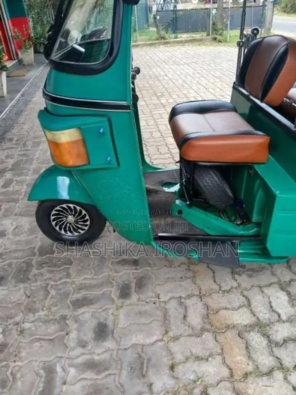 Bajaj 4 Stroke 2013 Three Wheel (Used)