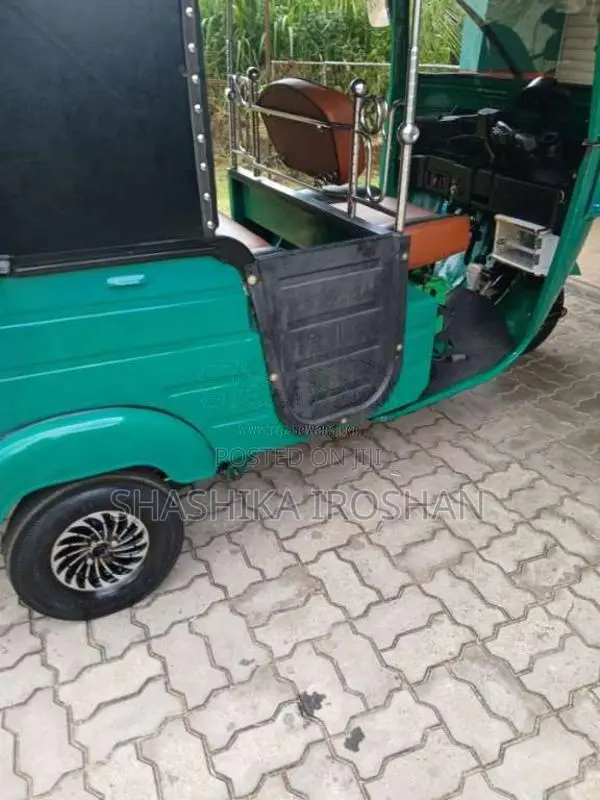 Bajaj 4 Stroke 2013 Three Wheel (Used)