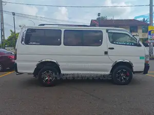 Toyota Dolphin 1992 Van (Used)