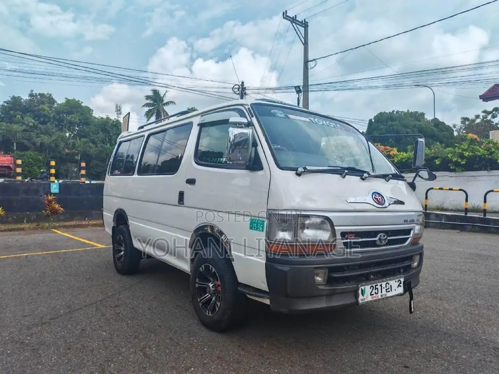 Toyota Dolphin 1992 Van (Used)