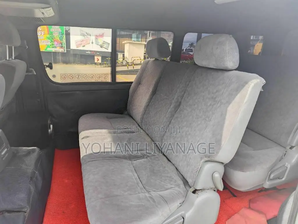 Toyota Dolphin 1992 Van (Used)