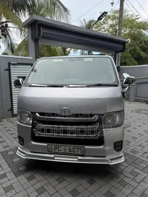 Toyota GL 2006 Van (Used)