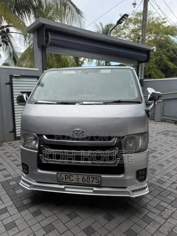 Toyota GL 2006 Van (Used)