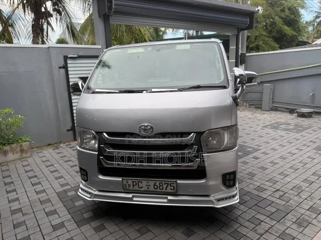 Toyota GL 2006 Van (Used)