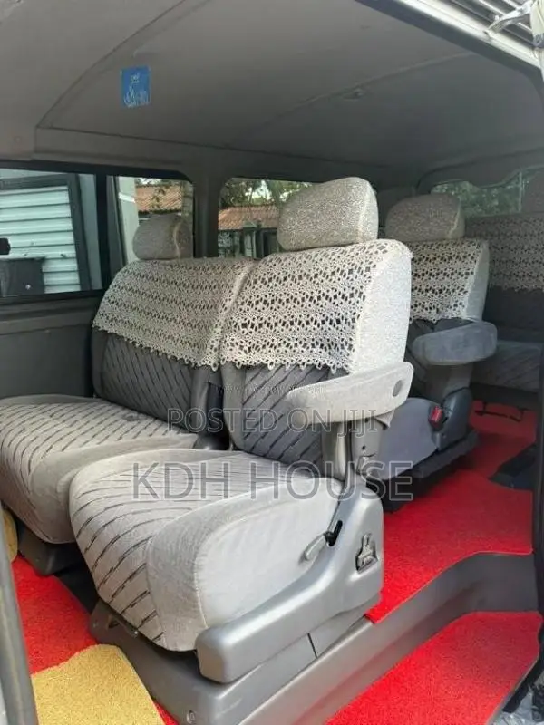 Toyota GL 2011 Van (Used)