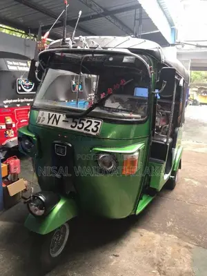Bajaj 4 stroke 2011 Three Wheel (Used)