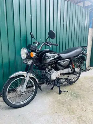 Bajaj Boxer 100 2013 Motorbike (Used)