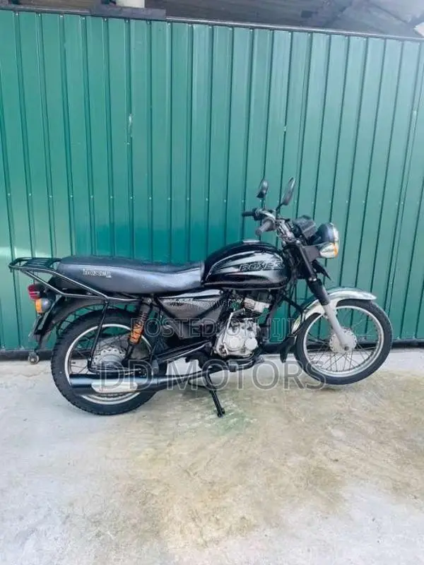 Bajaj Boxer 100 2013 Motorbike (Used)