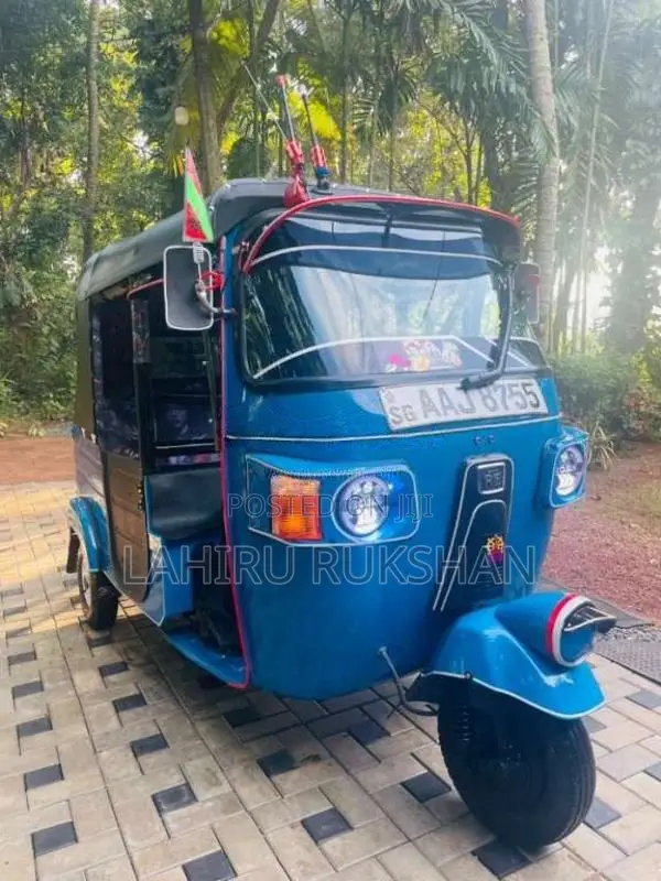 Bajaj 4 Stroke 2013 Three Wheel (Used)