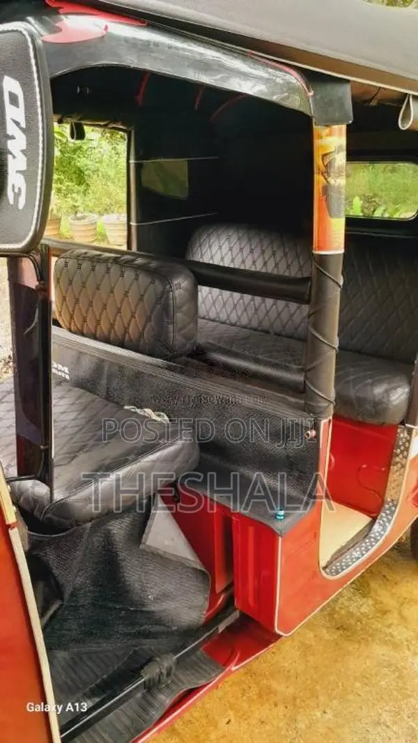 Bajaj RE 2005 Three Wheel (Used)