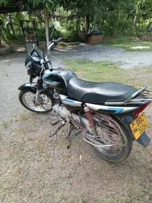Bajaj CT-100 2014 Motorbike (Used)